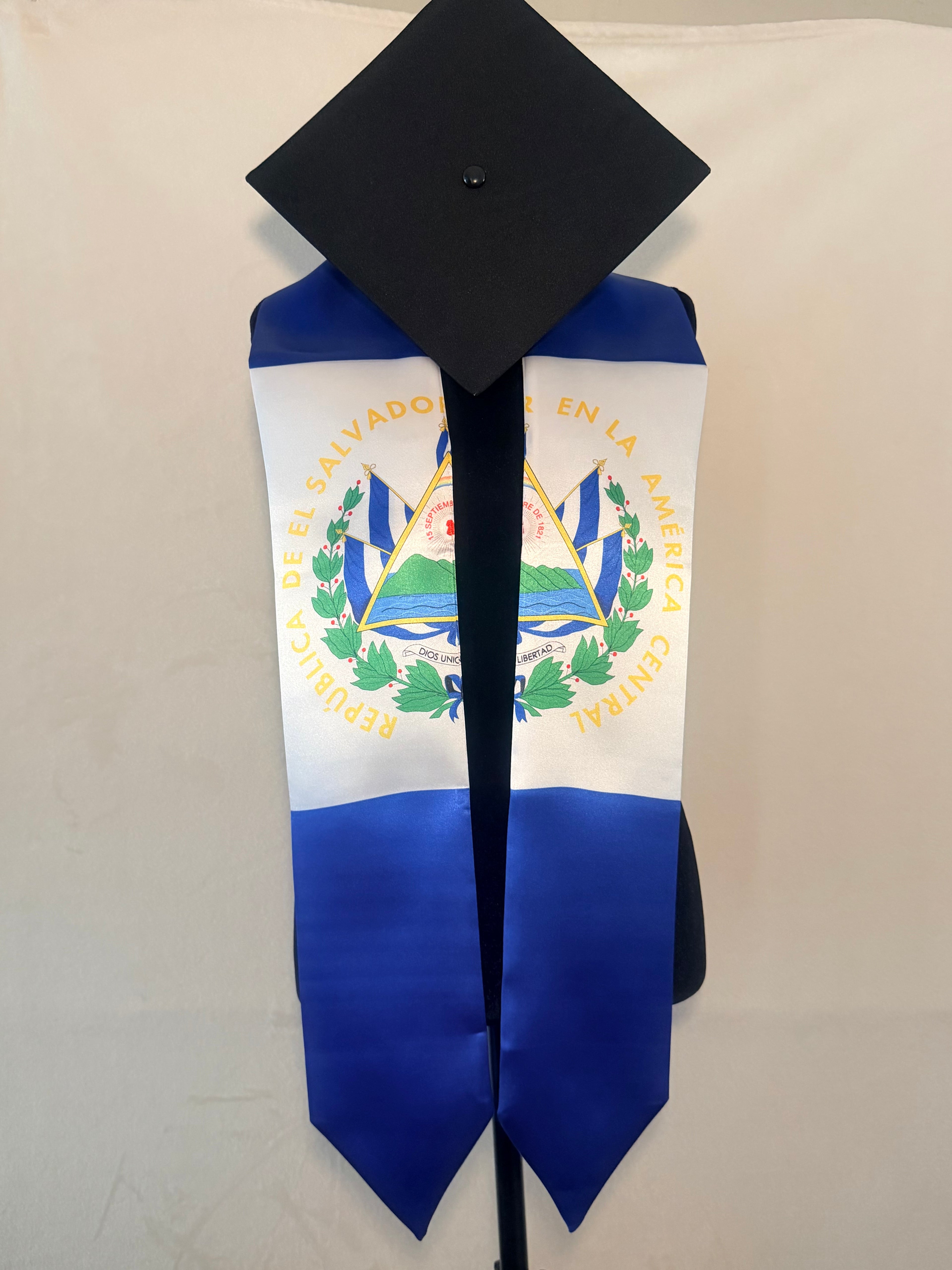 El Salvador pride graduation stole