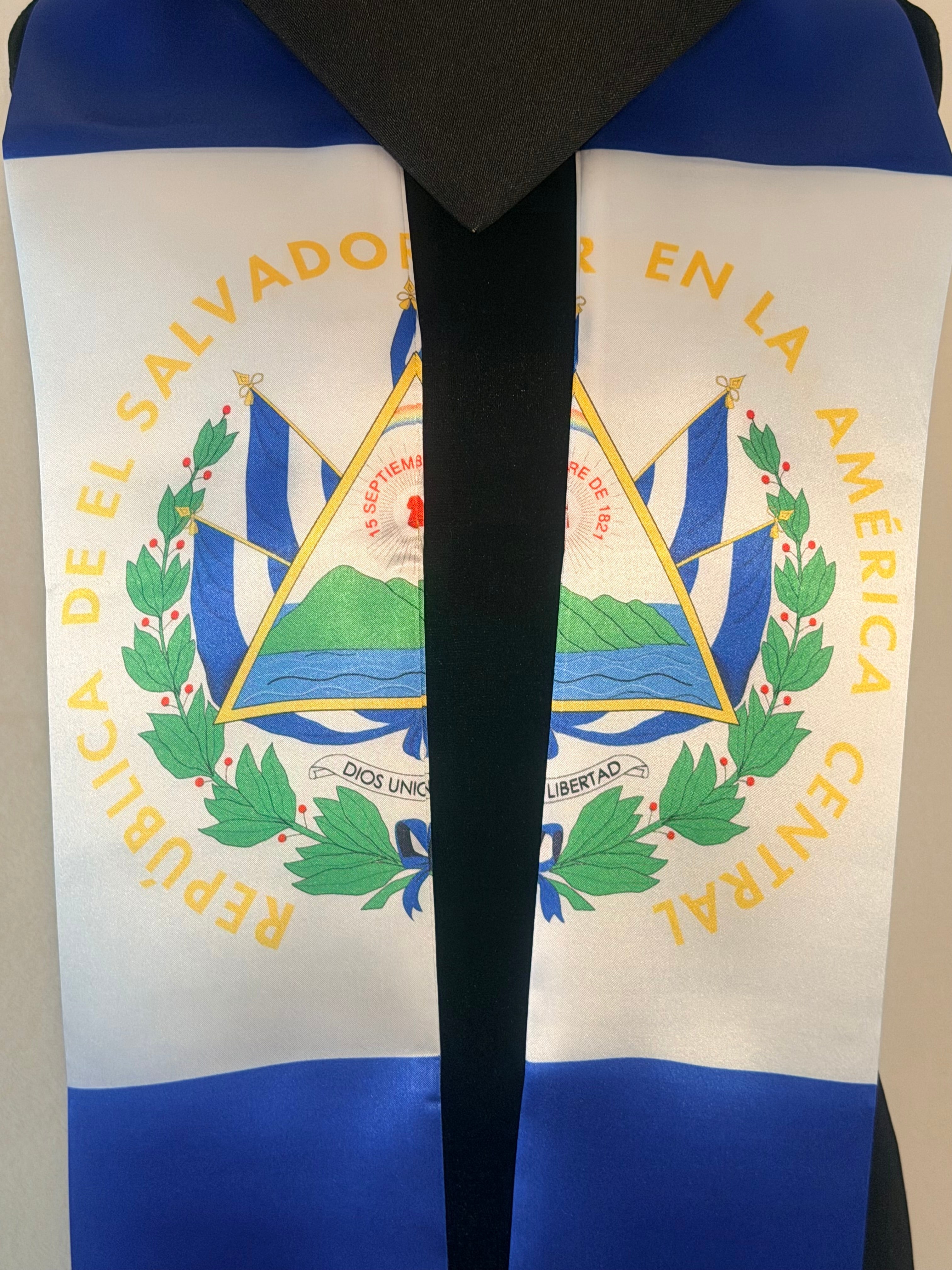 El Salvador pride graduation stole
